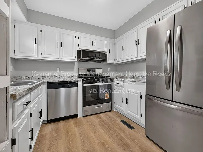 4503 Leeward Dr — Photo 11