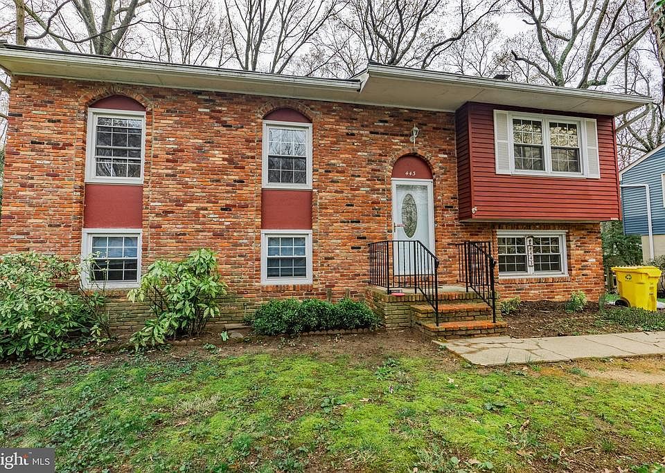 1st image of 443 Croxton Ct