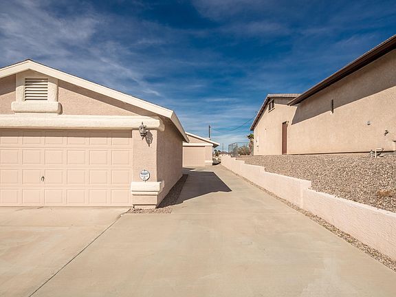 4th image of 2811 Janet Dr
