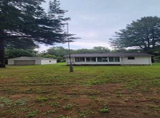 1079 W Moore Rd, Saginaw, MI 48601