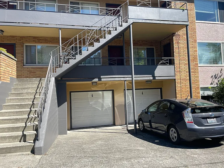 4451 Woodland Park Ave N #5 — Photo 13