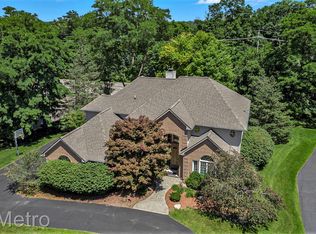 3401 Green Hill Ct, West Bloomfield, MI
