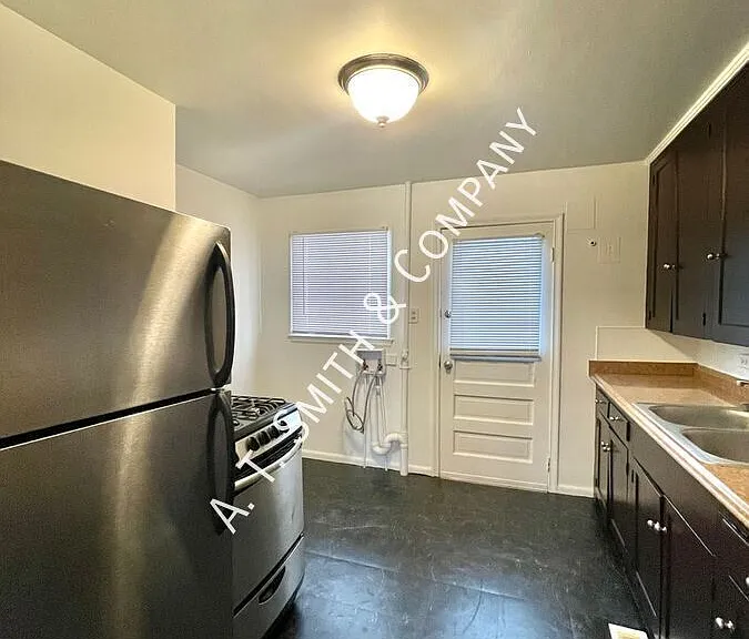 2138 S Emerson St — Photo 2