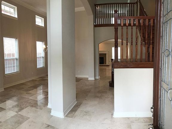 4th image of 5502 Darschelle Dr