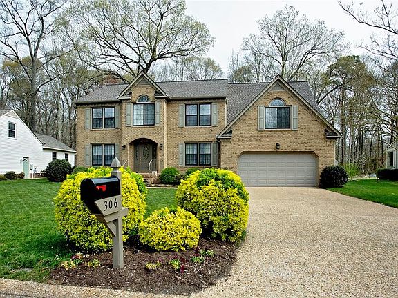3rd image of 306 Coach Hovis Dr