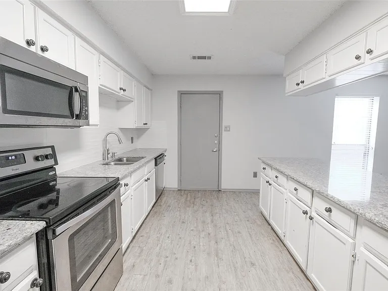 3636 Dexter Ave #3632 — Photo 9