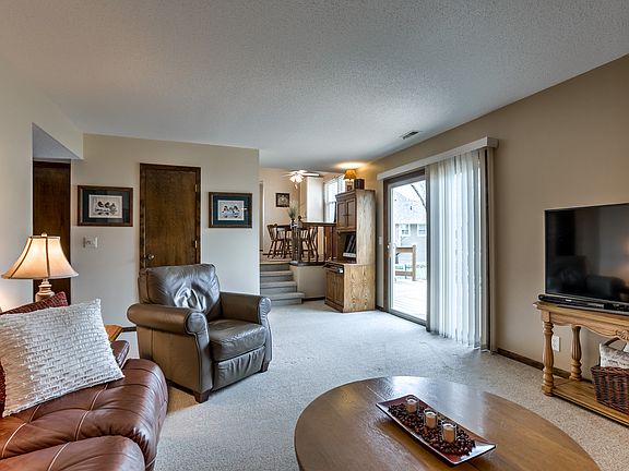 5th image of 15322 Fieldcrest Dr