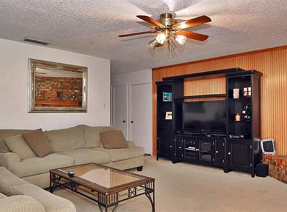 5th image of 1414 Creekwood Ln