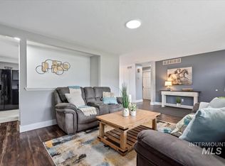 10034 W Fox Ridge Dr, Boise, ID 83709