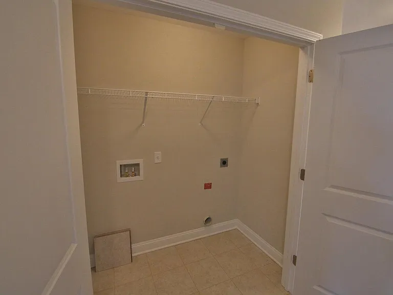 1107 Bennington Dr — Photo 15