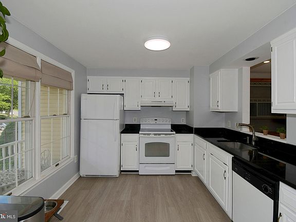 4th image of 7109 Latour Ct
