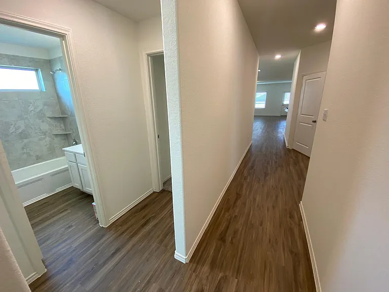 21409 Wilmiller Ln — Photo 8