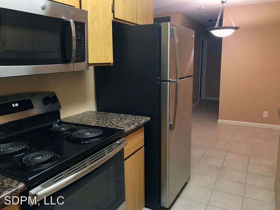 1st image of 330 N Juniper St APT 7