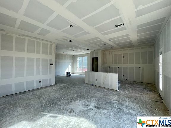 3rd image of 1553 Dryden Ave