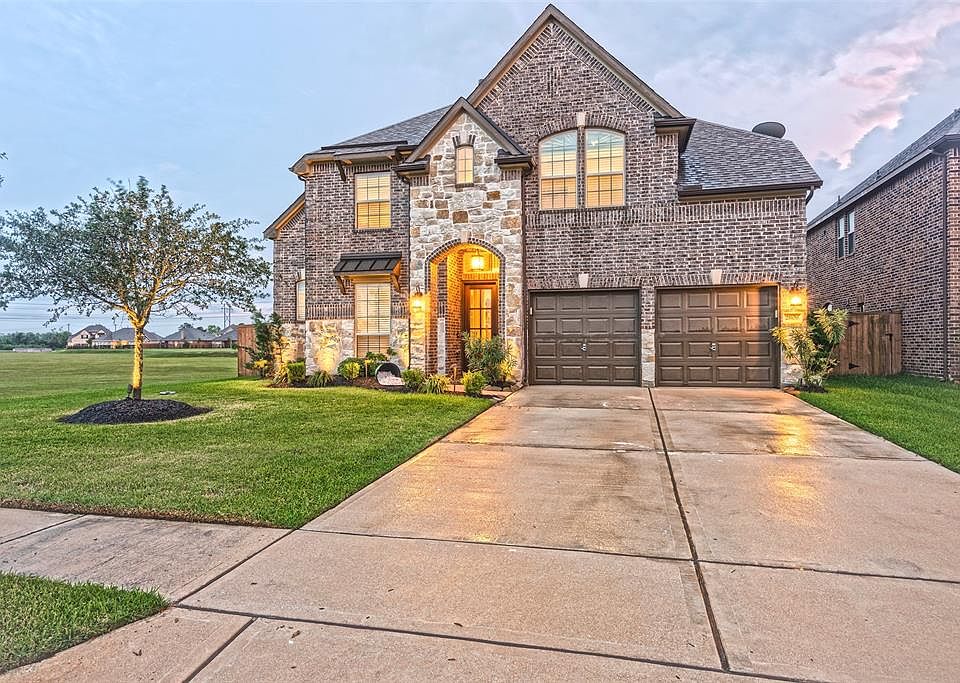 1st image of 2808 La Spezia Ln
