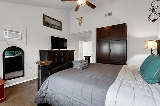 1833 Tree Top Ct — Photo 23