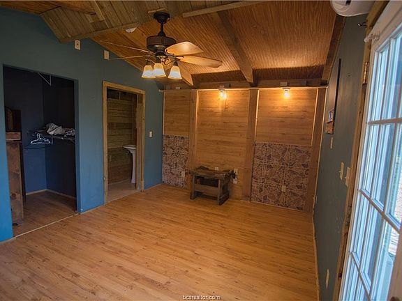 5th image of 13855 Farm Road 2155