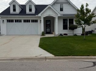419 Copper Leaf Ct, Midland, MI 48642