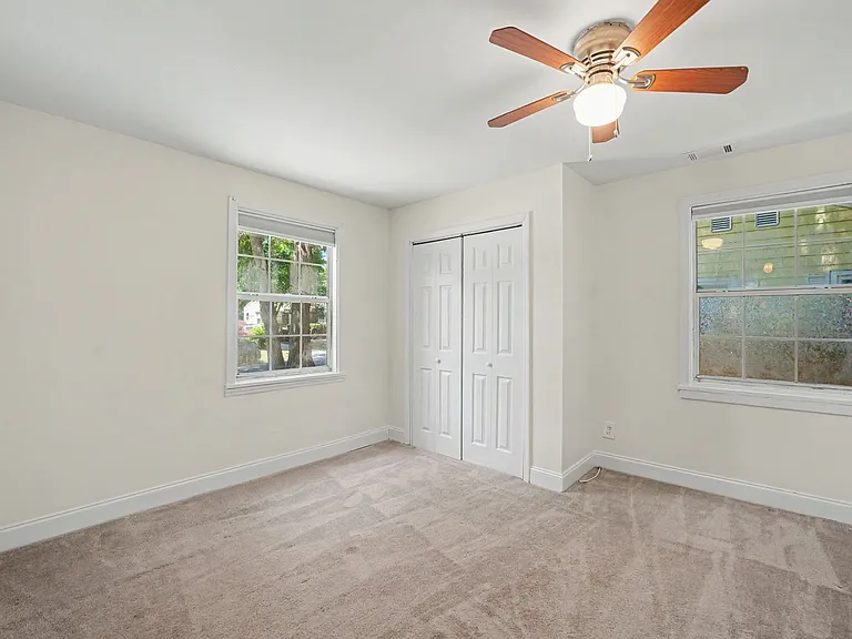 24 N Parkwood Dr — Photo 25