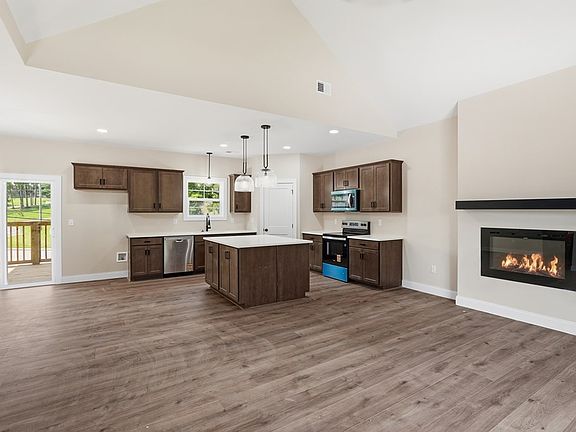 2nd image of 1205 Buckingham Pl