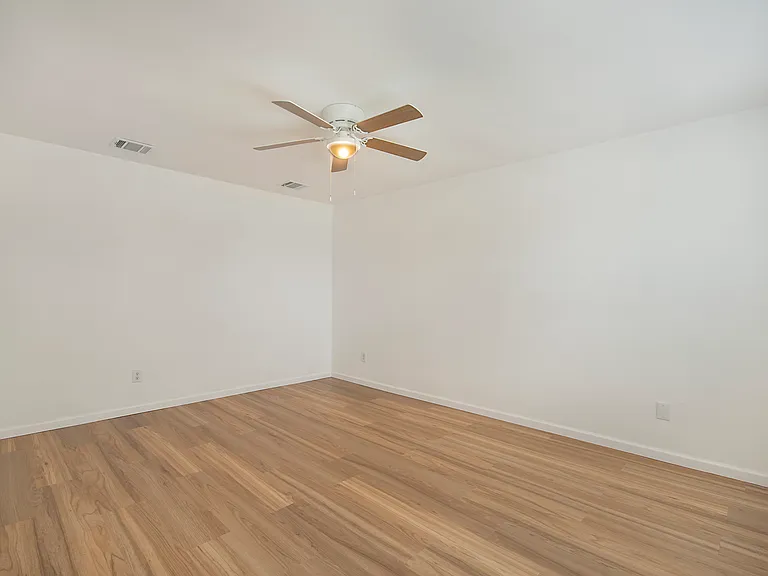 1618 Pin Oak Trl — Photo 13