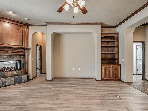 4th image of 2704 SW 96th Ct