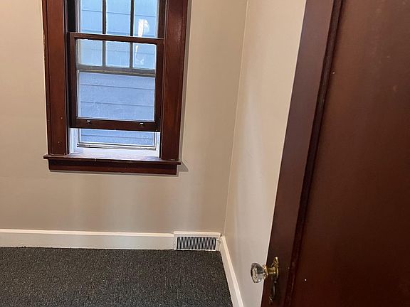 5th image of 1890 Linwood Ave #2