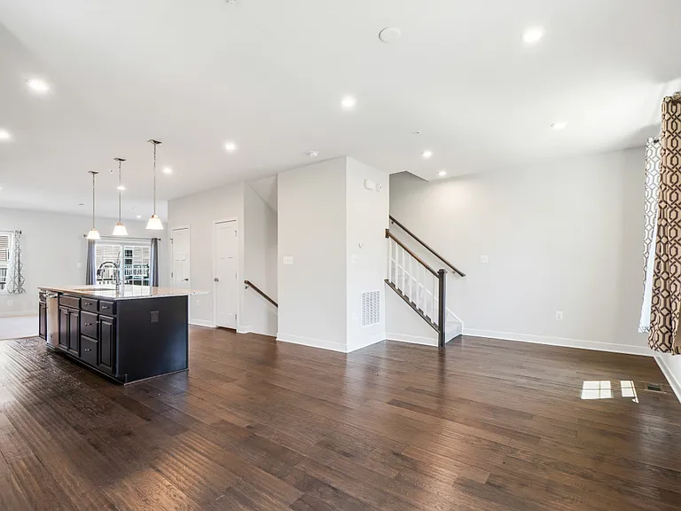 8015 Spring Arbor Dr — Photo 26