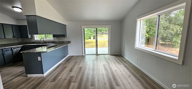 4th image of 9050 Quinault Drive NE