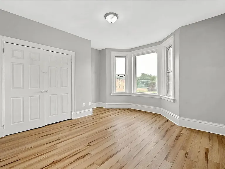 3805 California Ave — Photo 6