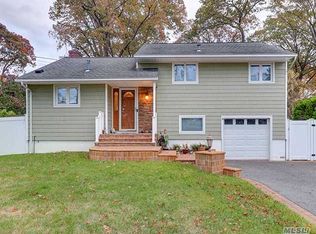 2 Springdale Ave, Massapequa, NY 11758