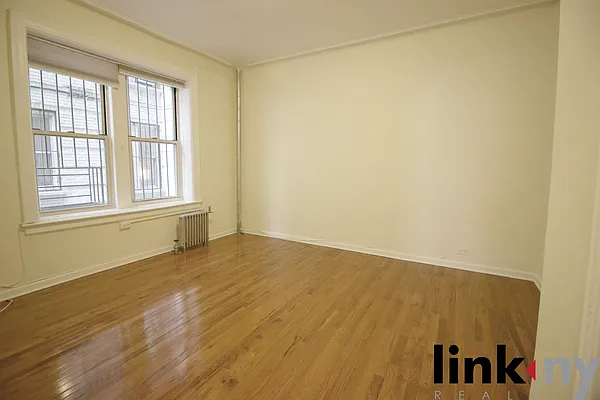 Rented by Link NY Realty | media 12