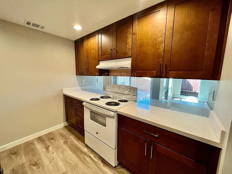 2204 Dijon St — Photo 10