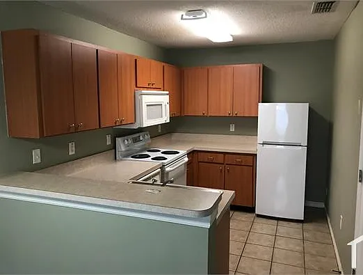 2 bed, $1,285 — Photo 3