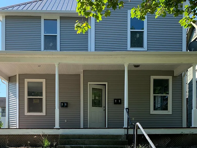 705 W Charles St #2 — Photo 5