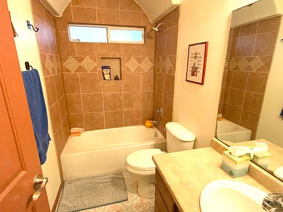4th image of 1621 Bradley Ct