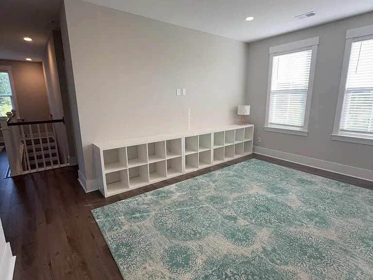 393 Oak Park St — Photo 32