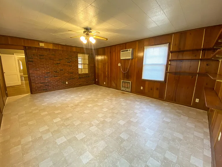 488 Ellsworth St — Photo 13