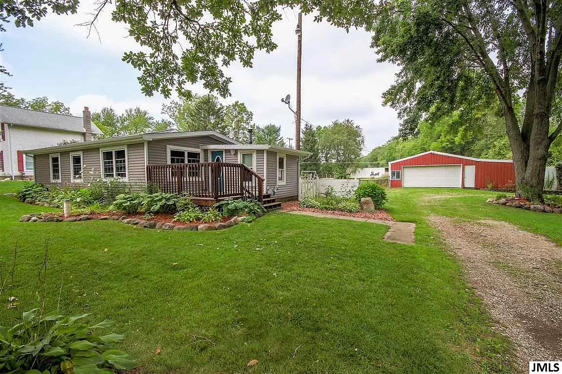 2726 Walcott Rd photo 1