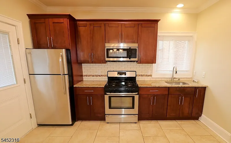 1 bed, 1.0 bath, 600 sqft, $1,600 — Photo 1