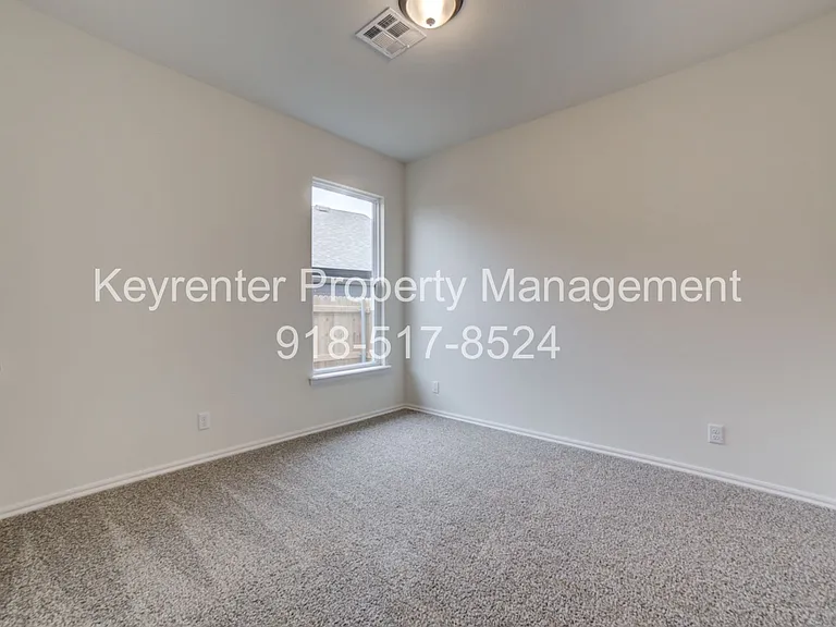 706 W 54th St — Photo 20