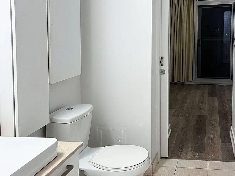 12 York St #1010 — Photo 6