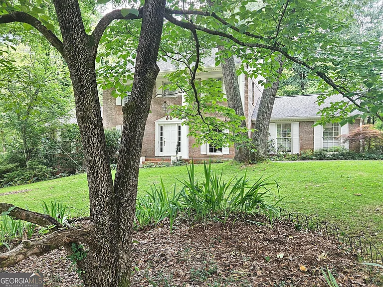 615 Kings Rd — Photo 7