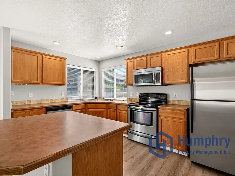1359 E Palermo St — Photo 16