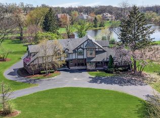 5 Horseshoe Ln, Lemont, IL 60439