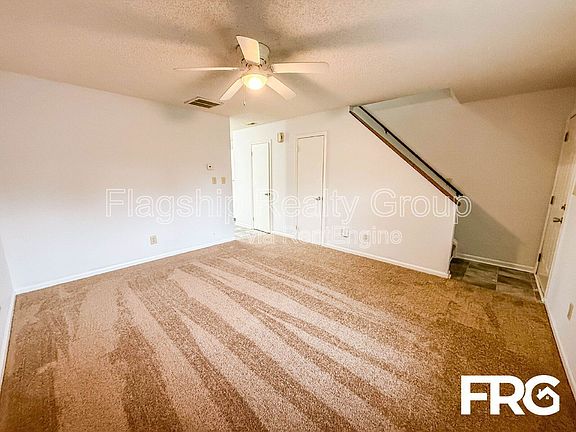 4th image of 107 Chesterfield Ct #B