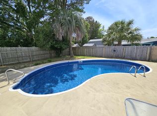 13 10th St, Shalimar, FL 32579