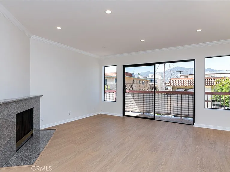 345 N Jackson St #205 — Photo 5