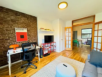 Rented by KNOCKKNOCK LLC