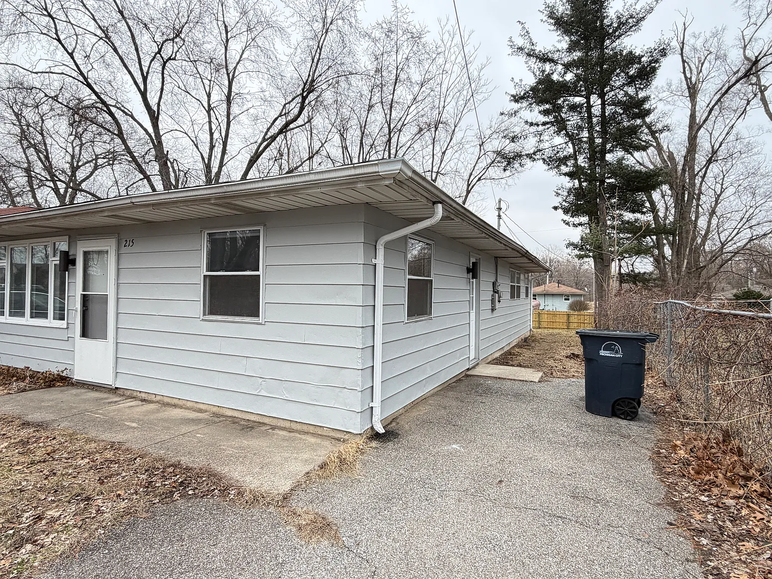 4 bed, 1144 sqft, $1,450 — Photo 2